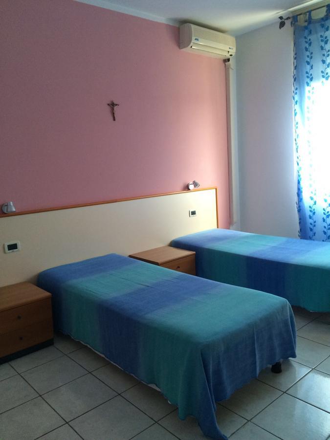 Hotel Lo Scoglio Castelnuovo del Garda Exterior foto